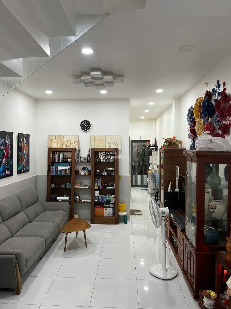 BÁN NHÀ 3 TẦNG HẺM XE HƠI TRÁNH NHAU GẦN PHẠM VĂN ĐỒNG, 103m2; CHỈ 12,5 TỶ.