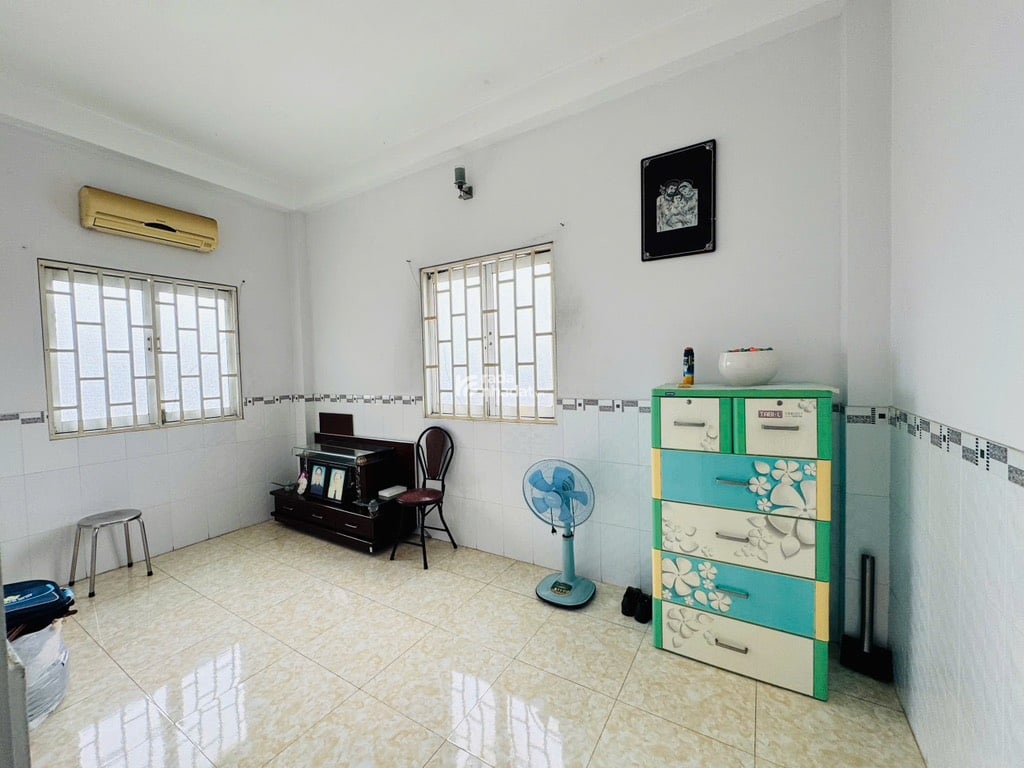 BÁN NHÀ 4 TẦNG BTCT BÌNH ĐÔNG 51M2 5.55 TỶ 5X11M GẦN CHUNG CƯ AQUA QUẬN 8