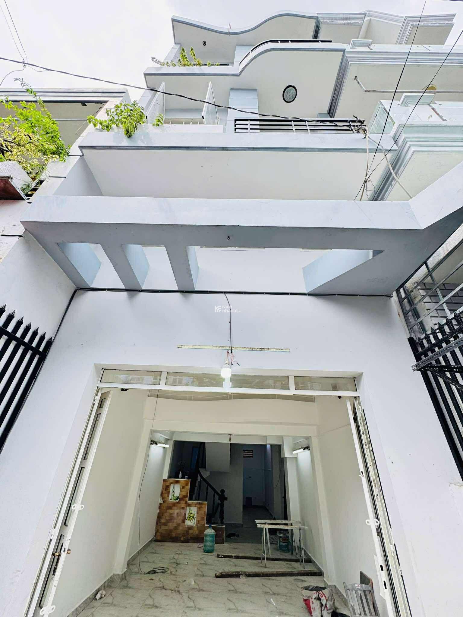 Siêu phẩm tân cổ điển khu vip  Phường 14 GV- 68 M2, 7 phòng ngủ, giá mới chỉ 7,95 tỷ