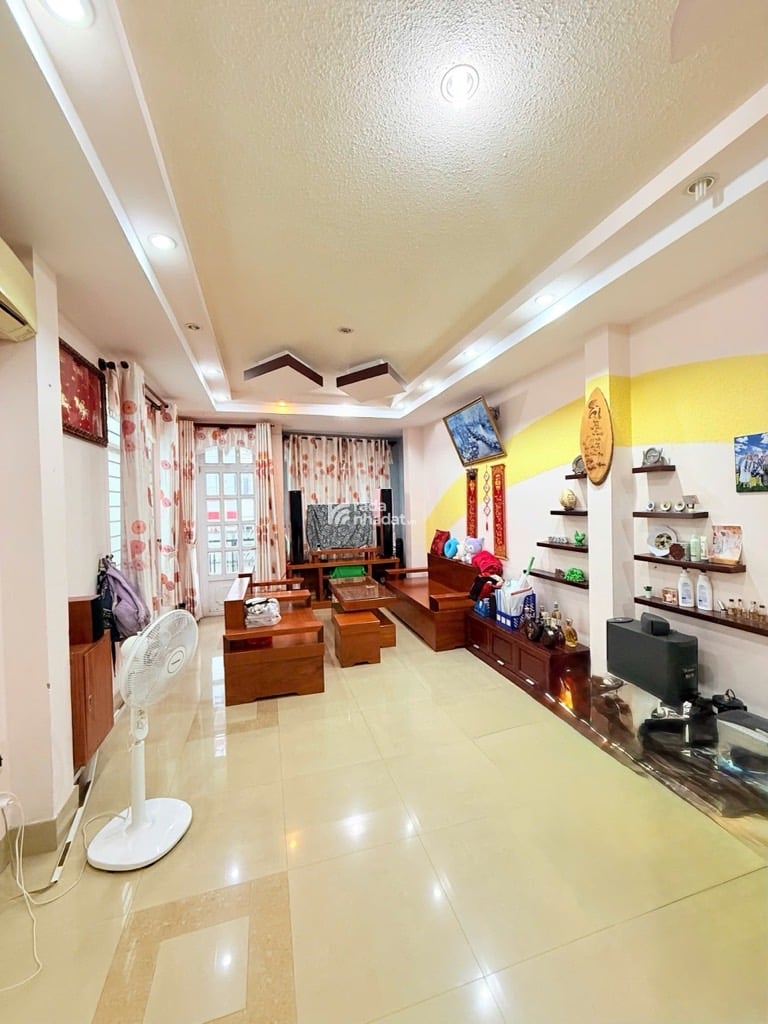 BÁN NHÀ TỈNH LỘ 10 88M2 4 TẦNG 8.X TỶ HẺM XE HƠI THÔNG KẾ AEON MALL TÊN LỬA  