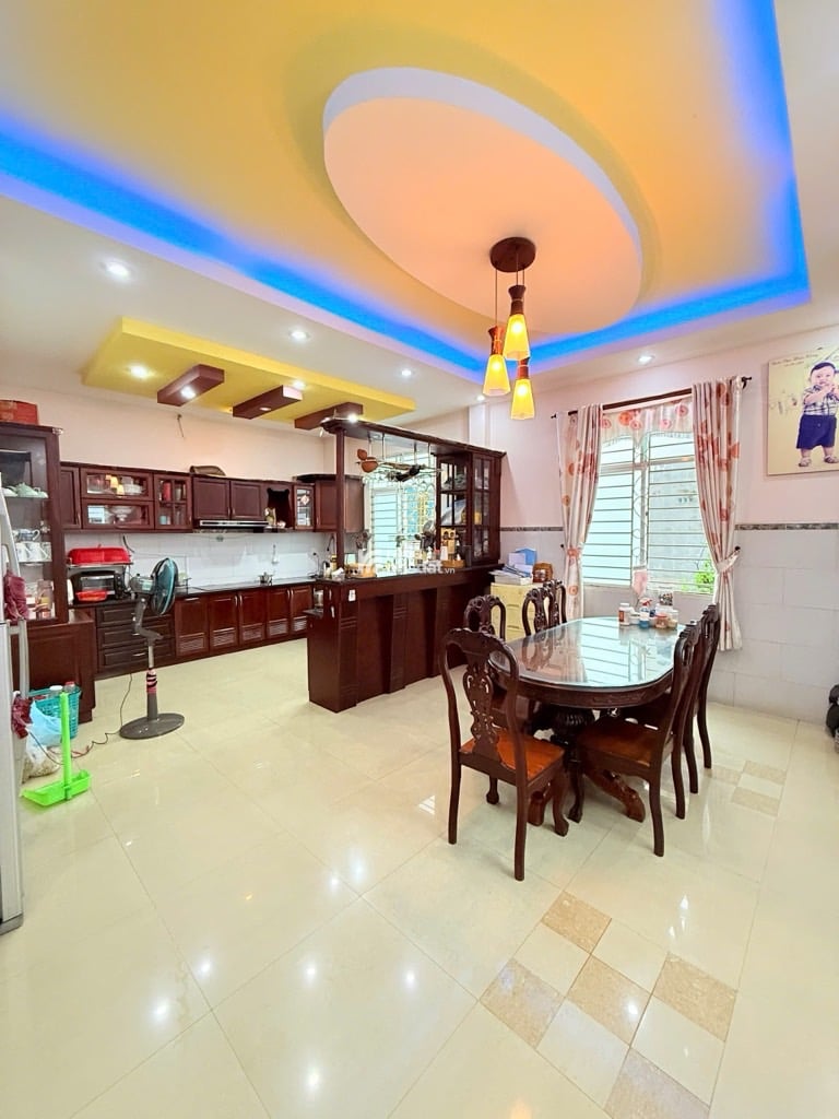 BÁN NHÀ TỈNH LỘ 10 88M2 4 TẦNG 8.X TỶ HẺM XE HƠI THÔNG KẾ AEON MALL TÊN LỬA  