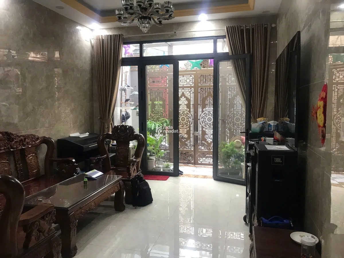 Nhà đẹp 3 tầng BTCT Trần Văn Cẩn, HXH tránh, 82m2, 4.4x15, 4PN, ở ngay