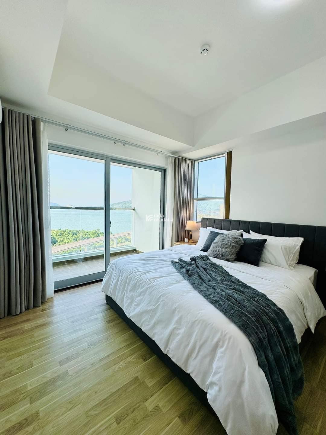 1 căn duy nhất 2PN 109m2 tầng 14 view Sông Hàn - Vịnh Đà Nẵng - Sở hữu lâu dài giá chỉ 3 tỷ xx