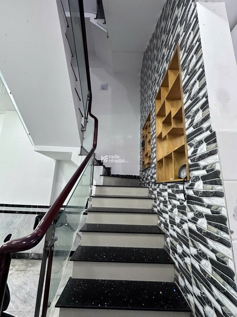 NHÀ 3 TẦNG 76m2 –  ĐỐI DIỆN GIGAMALL- HIỆP BÌNH CHÁNH- HÀNG XÓM BÌNH THẠNH– KV HIẾM NHÀ BÁN