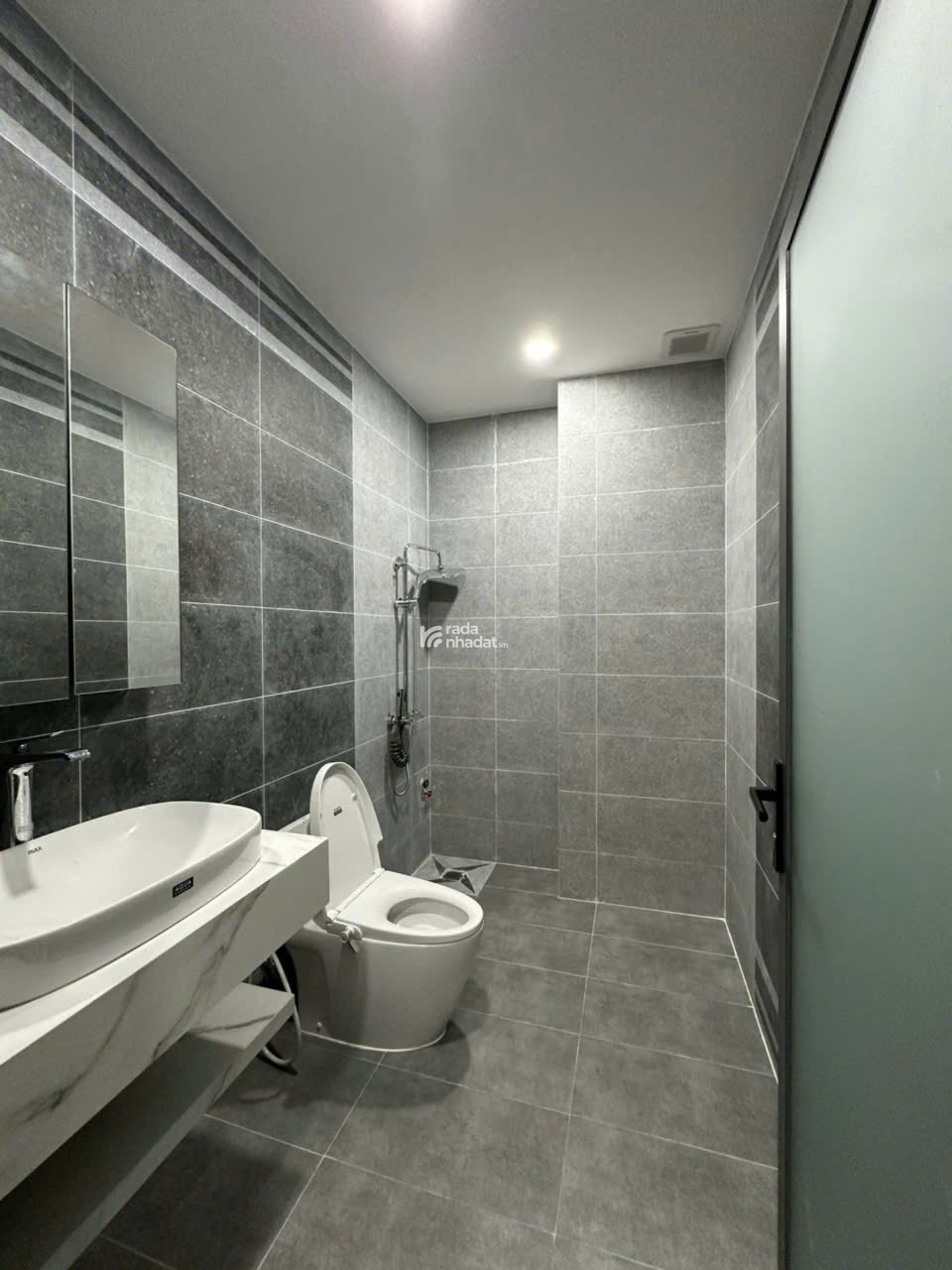 NHÀ ĐẸP 5 TẦNG H8M GẦN KHU VIP BÀU CÁT CÓ THANG MÁY  CHỈ 22 TỶ 