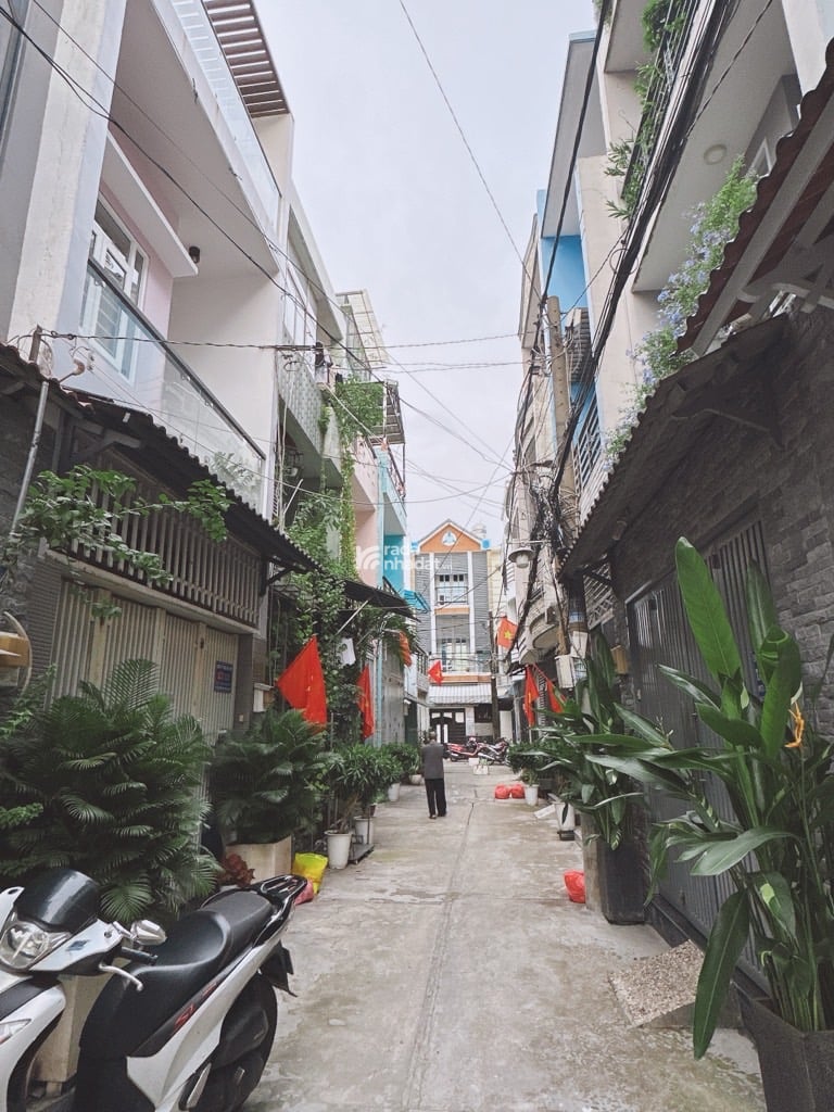 SIÊU PHẨM NHÀ ĐẸP 4 TẦNG- KHU VIP TÂN PHÚ/ TÂN SƠN NHÌ, ĐI BỘ RA CÔNG VIÊN- 5 PHÒNG NGỦ