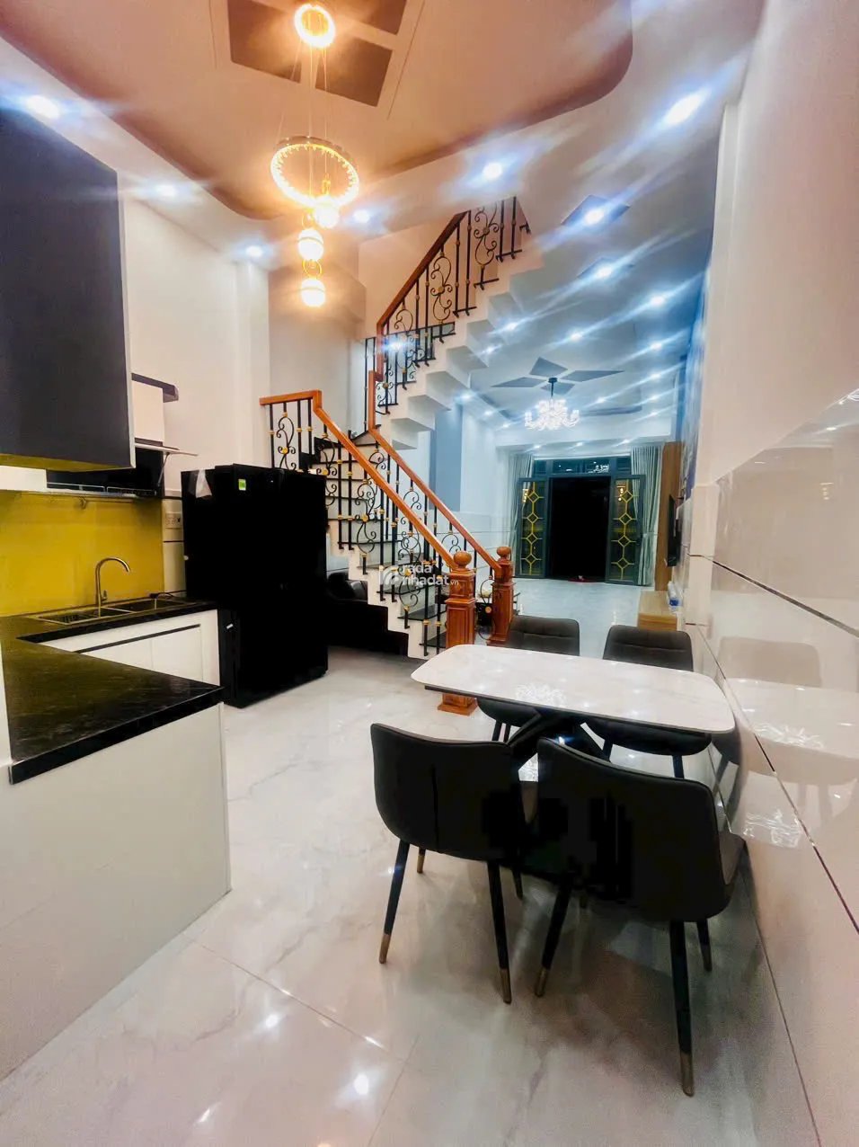  BÁN NHÀ HƯƠNG LỘ 2 ,3 TẦNG ĐẸP ,FULL NỘI THẤT - HẺM XE HƠI 7M - BÌNH TÂN, GIÁ 5.7 TỶ