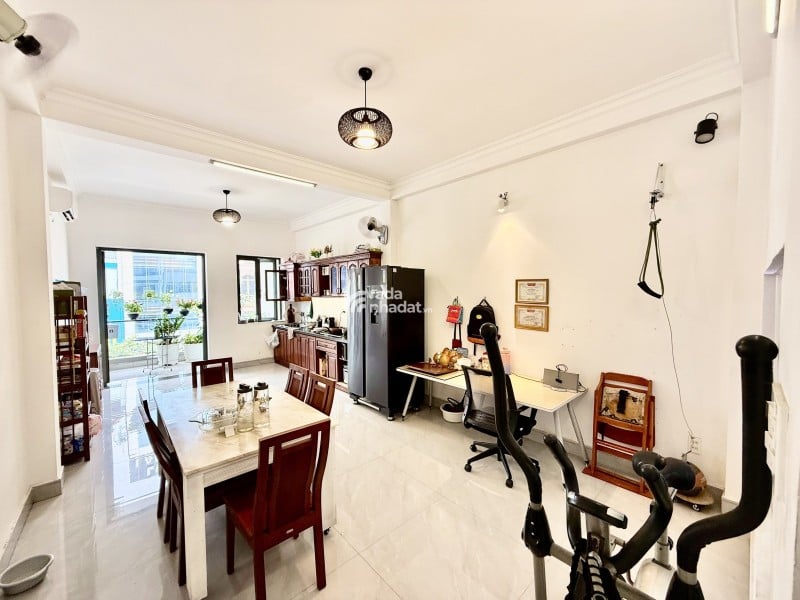 Nhà 2 mặt tiền, cực đẹp, 4 tầng đường Gò Dầu. Kinh doanh cực đỉnh. 20t