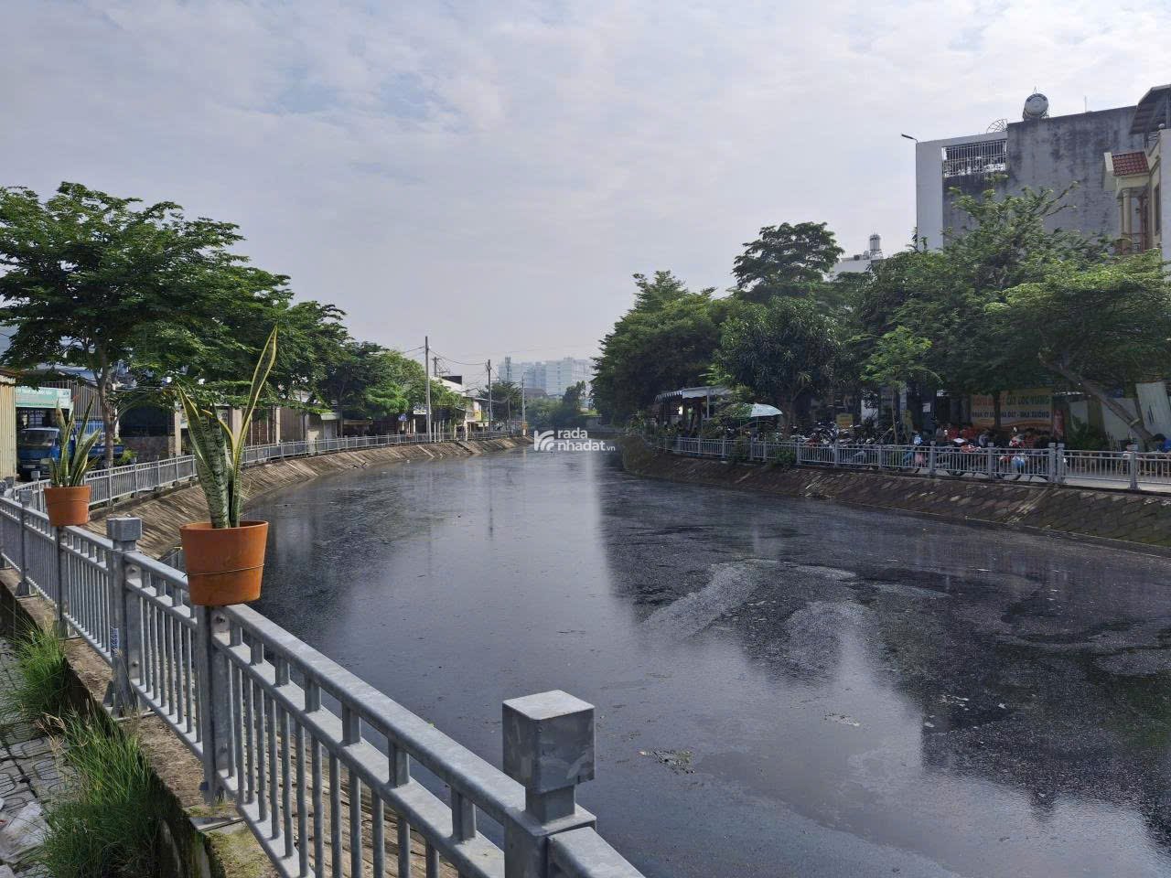 BÁN GẤP NHÀ MT KÊNH, KHU KINH DOANH SẦM UẤT