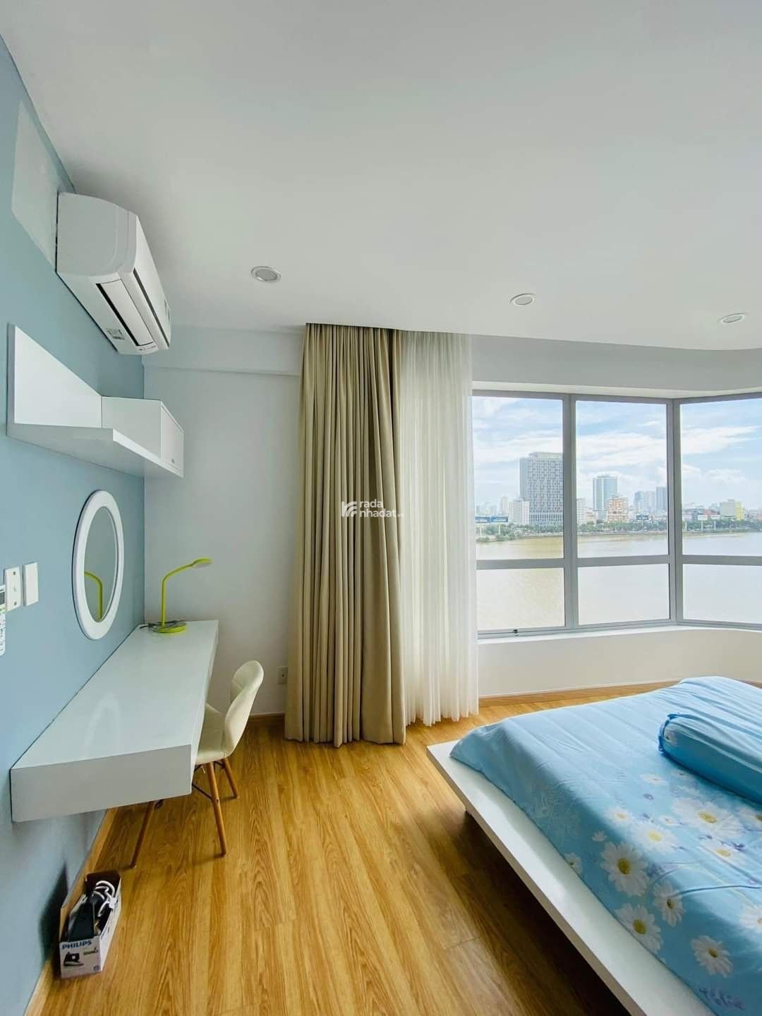 Căn Azura 3PN, 188m2 tầng trung, view trực diện sông Hàn giá rẻ nhất TT 49,2x tr/tháng. LH Ms Linh