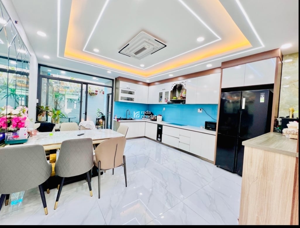 NGAY CÔNG VIÊN AN SƯƠNG - 4.5x19m - 5 TẦNG - HẺM XE HƠI TRÁNH - GIÁ CHỈ 7.9 TỶ