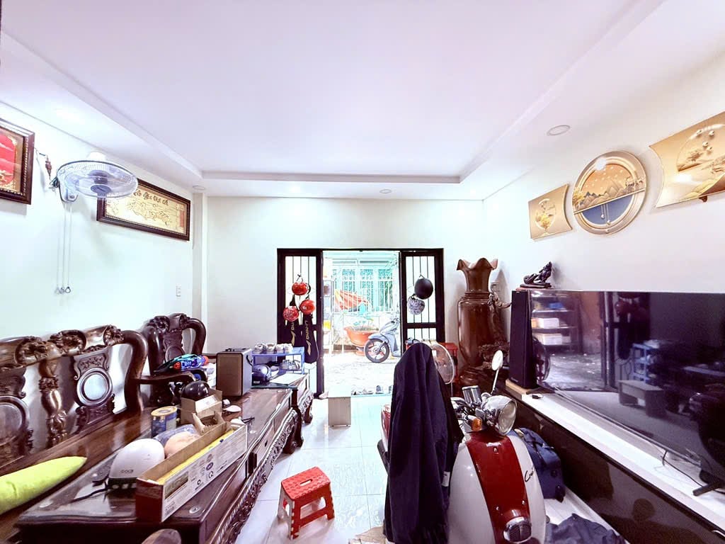Bán đất tặng nhà 2 tầng  Gần mặt tiền Quang Trung  Gò Vấp  Hẻm 6m  4.8x18m  Chỉ 6.1 tỷ