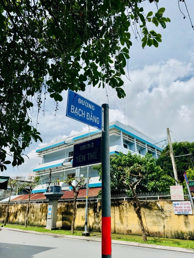 NGAY SÂN BAY, HẺM XE HƠI BẠCH ĐẰNG, TÂN BÌNH, 140M2 CÓ KC Ở NGAY. GIẢM 350TR CHỈ CÒN 23.3T TL 