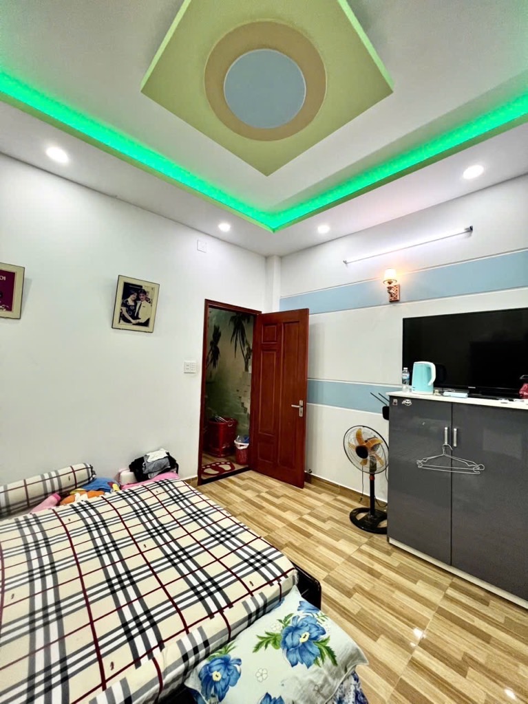 Siêu phẩm 5 tầng đường số 18B- sát Tân Phú