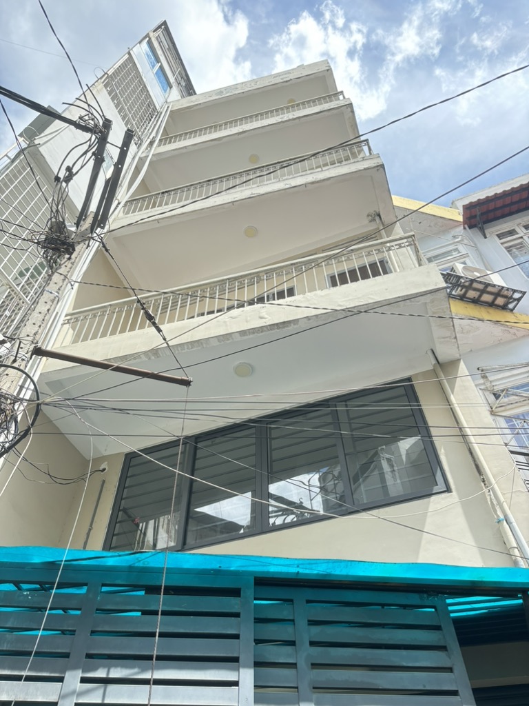 HIẾM - MẶT TIỀN và MẶT HẺM, NỞ HẬU TÀI LỘC - HOÀN CÔNG - KHU SẦM UẤT LIÊN QUẬN 
