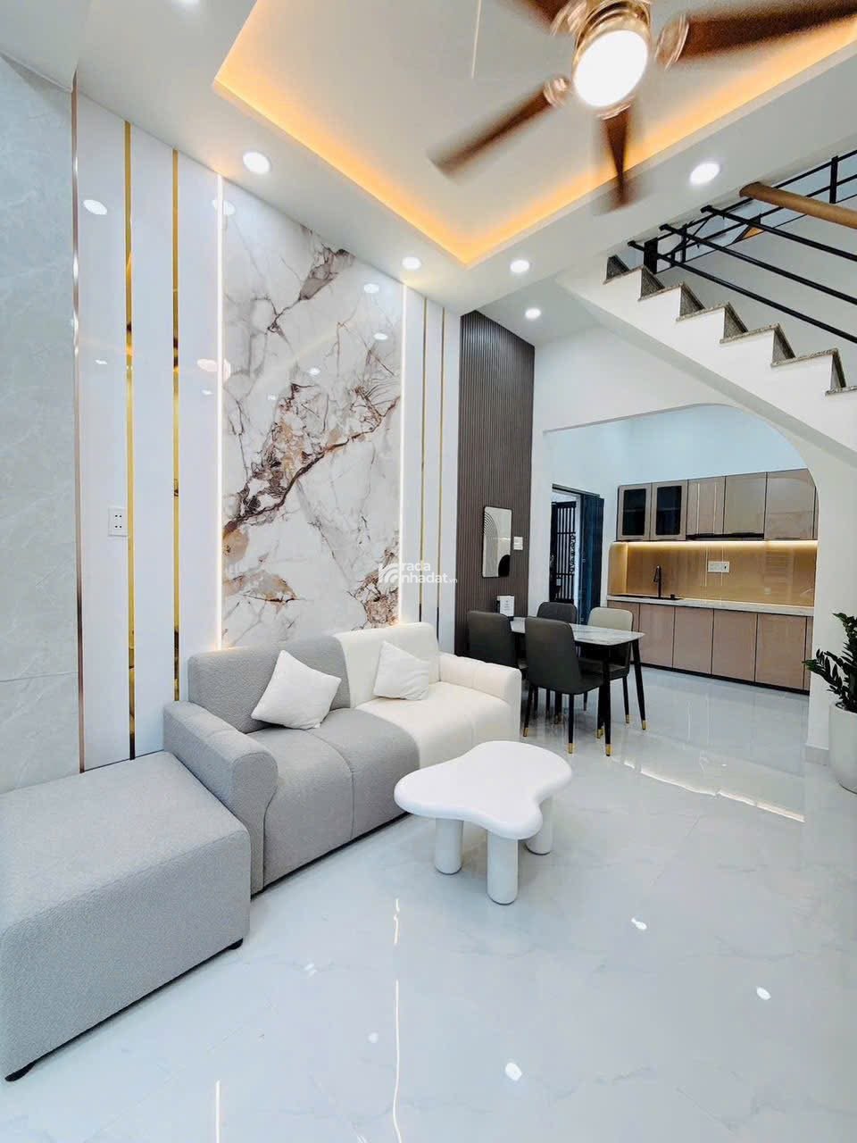 Bán gấp nhà HXH Nguyễn Thượng Hiền, Bình Thạnh giá chỉ 3 tỷ 750, CN đủ 45m2, SHR đầy đủ tiện nghi