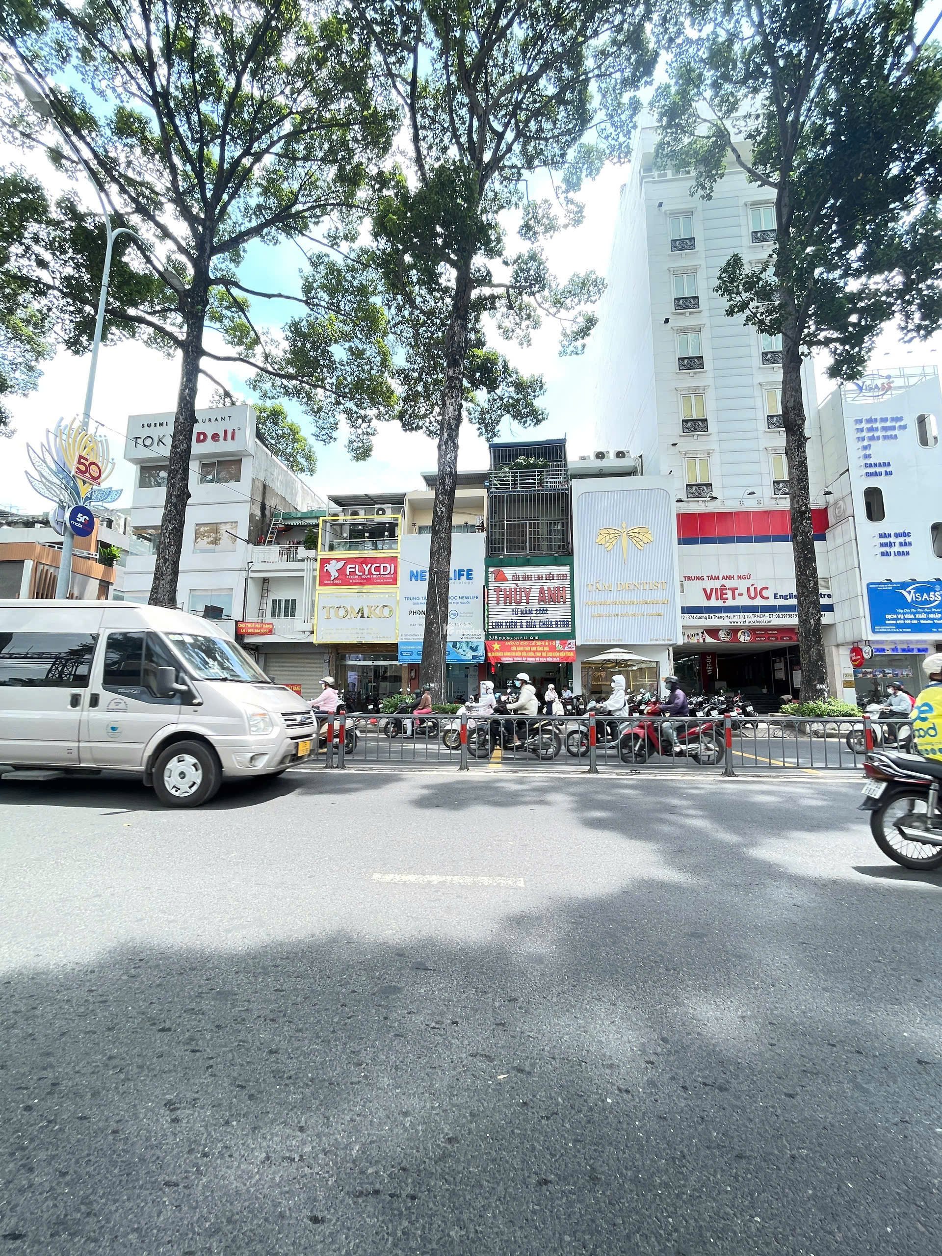 Giảm sốc 3 tỷ mặt tiền kinh doanh đường 3/2 quận 10 (DT 4x25m 95m2) tn 50tr/th