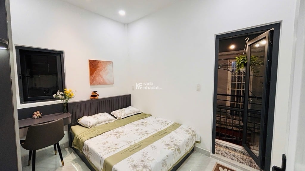 SÁT SÂN BAY, HẺM XE HƠI SÁT NHÀ, CÔ GIANG, PHÚ NHUẬN, 33M2 TIỆN XÂY. GIẢM 350TR CHỈ CÒN 4.75T TL 