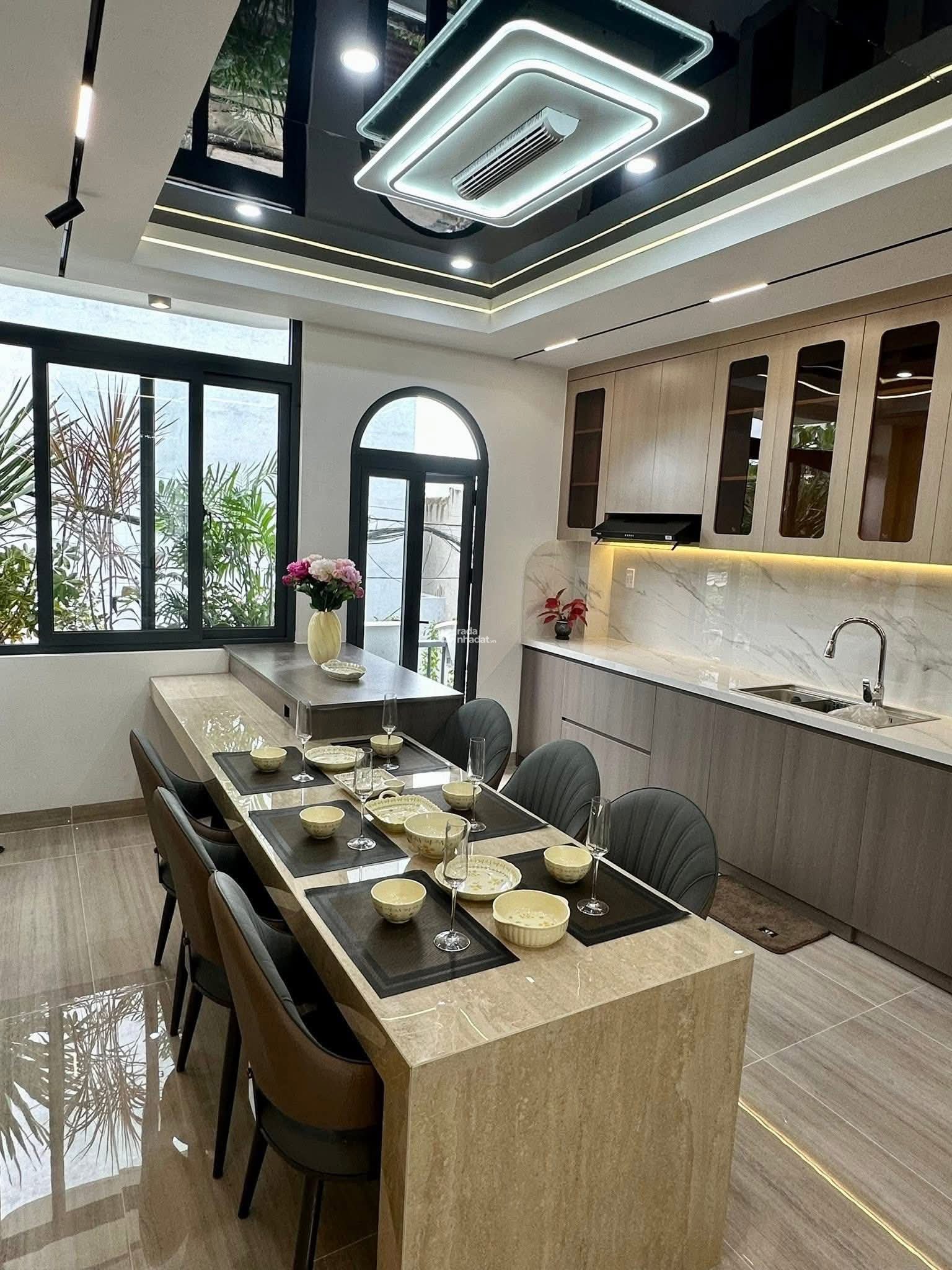SIÊU PHẨM NHÀ PHỐ NỘI THẤT HIỆN ĐẠI - CHỈ XÁCH VALI VÀO Ở