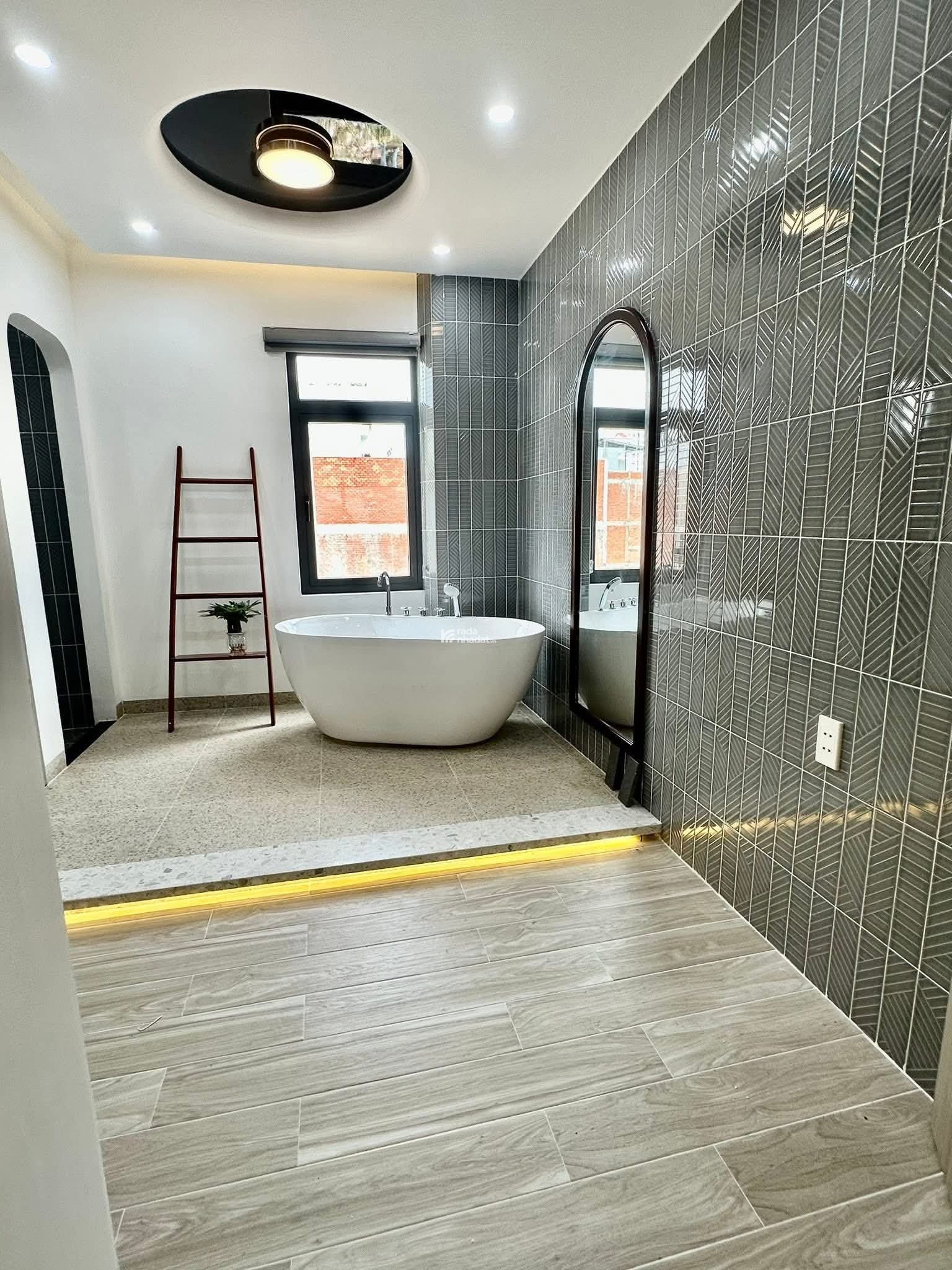SIÊU PHẨM NHÀ PHỐ NỘI THẤT HIỆN ĐẠI - CHỈ XÁCH VALI VÀO Ở