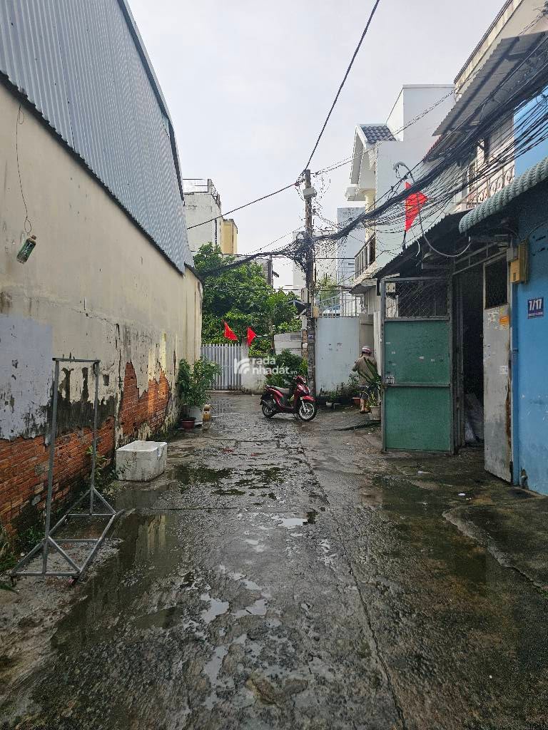 HẺM ĐẸP. HOÀNG BẬT ĐẠT, TÂN BÌNH, 21M2 CÓ KẾT CẤU Ở NGAY. GIẢM 550TR CHỈ CÒN 2.35T TL 