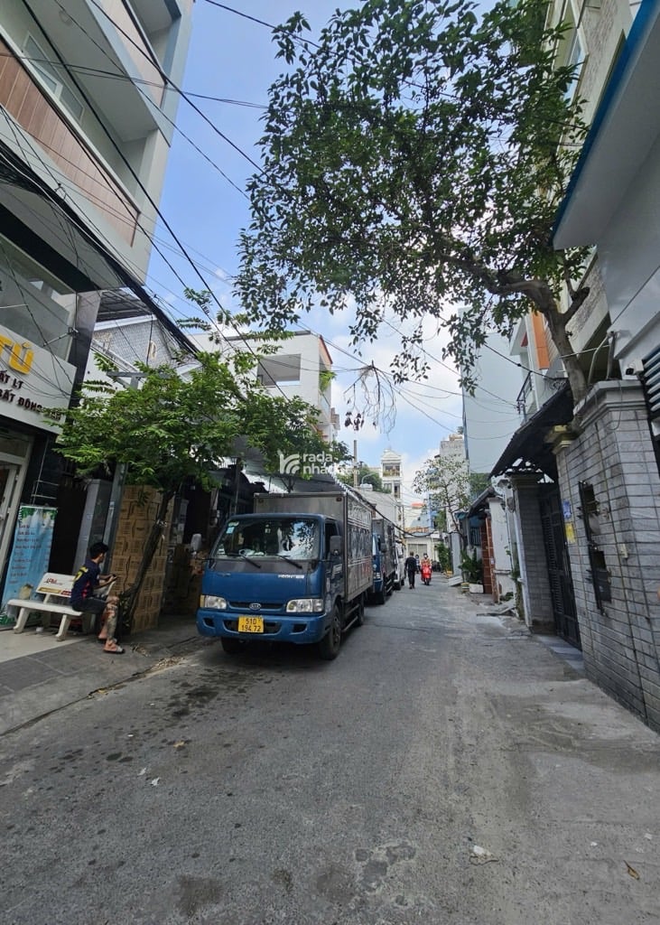 TOÀ CHDV 7 TẦNG THANG MÁY - 50 PHÒNG DOANH THU 250 TRIỆU/THÁNG - HẺM 2 XE