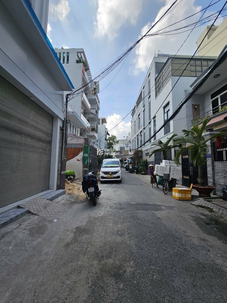 TOÀ CHDV 7 TẦNG THANG MÁY - 50 PHÒNG DOANH THU 250 TRIỆU/THÁNG - HẺM 2 XE