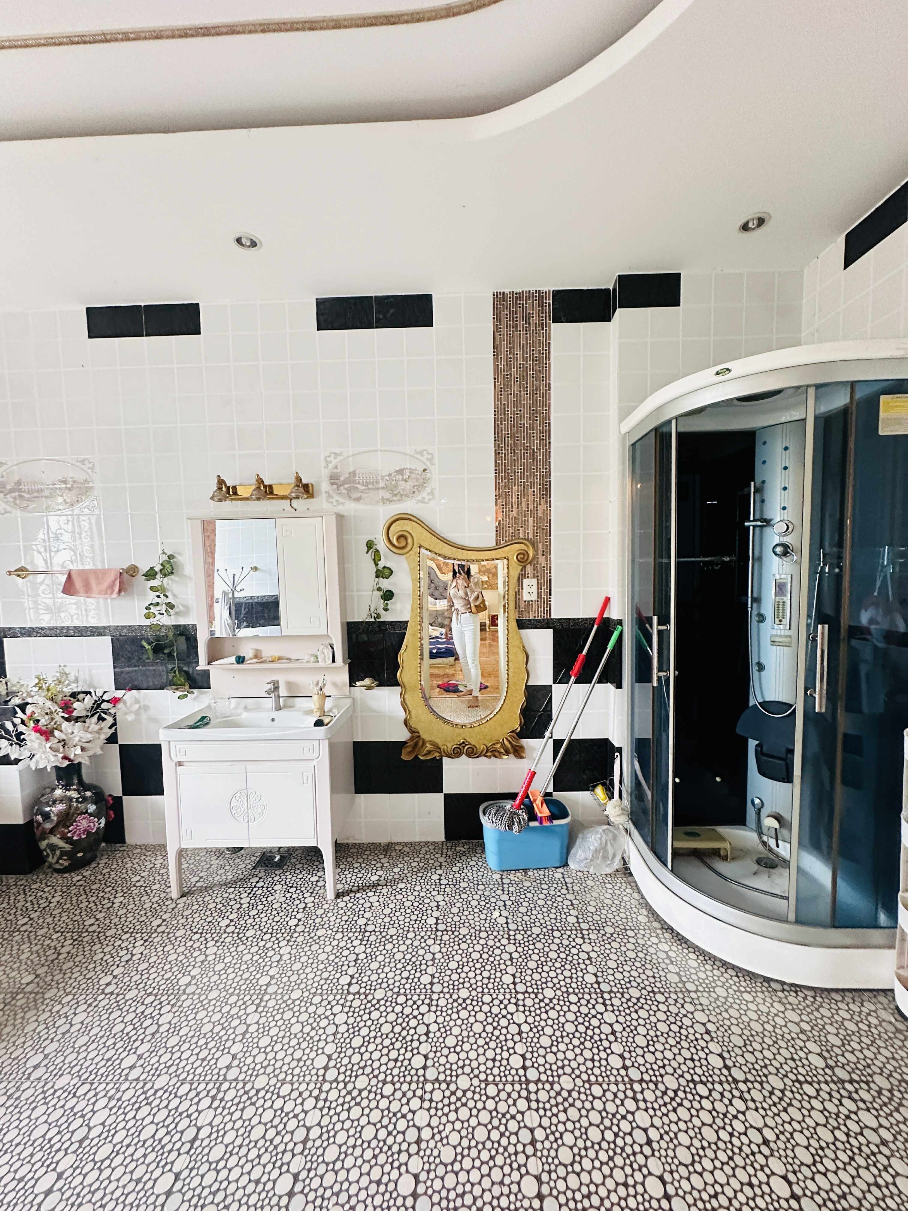 SIÊU BIỆT THỰ LUXURY LÊ QUANG ĐỊNH - 268M2 (930) - ĐỖ 3 Ô TÔ - CHÍNH CHỦ XÂY ĐẲNG CẤP