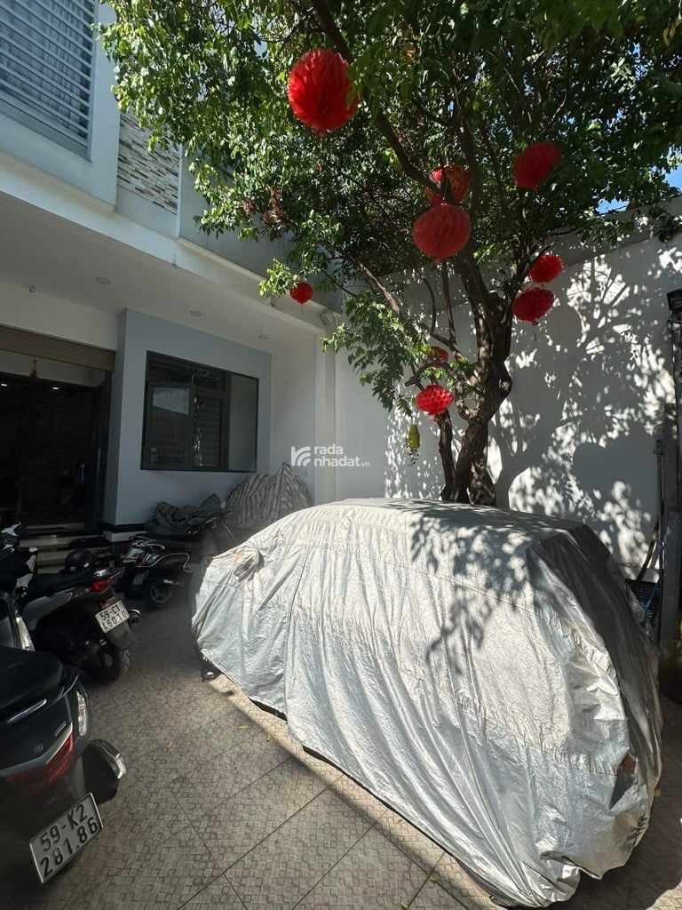 BÁN BIỆT THỰ KHU VIP AN DƯƠNG VƯƠNG 121.4M2 10.X TỶ SÂN ĐỂ Ô TÔ