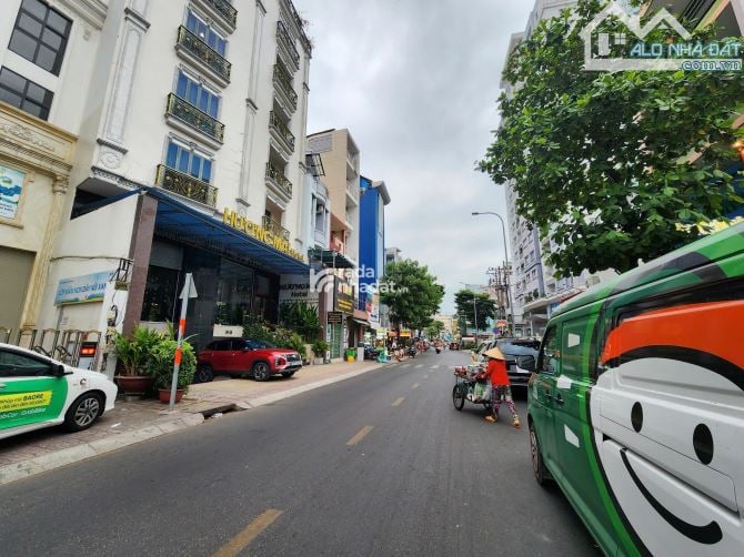 Bán nhà mặt tiền Lê Quang Định Giá tốt