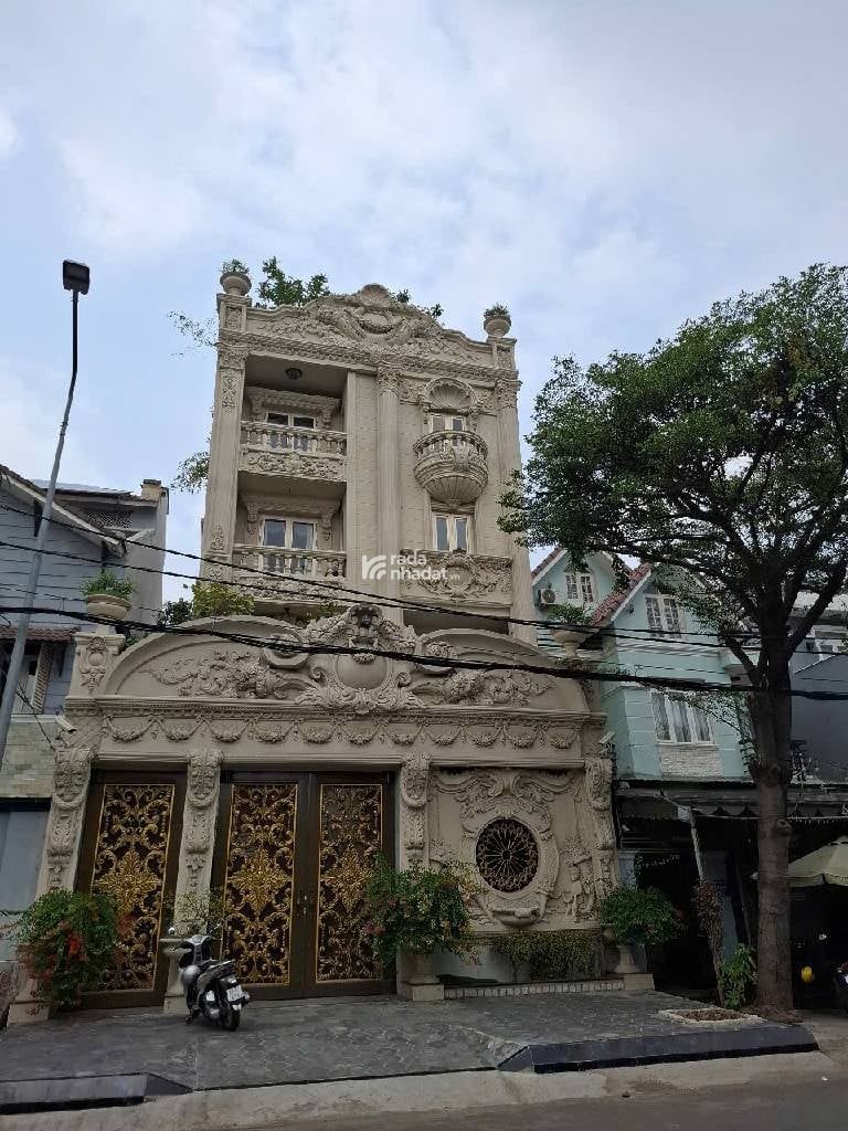 BÁN  Biệt thự thiết kế hiện đại, vật liệu xây dựng cao cấp, có thang máy