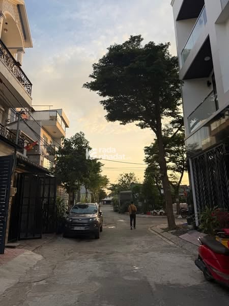 Bán Đất Khu Phân Lô Đường 6m, Gần KDC Đông Tăng Long. 70m2. Giá 4 Tỷ