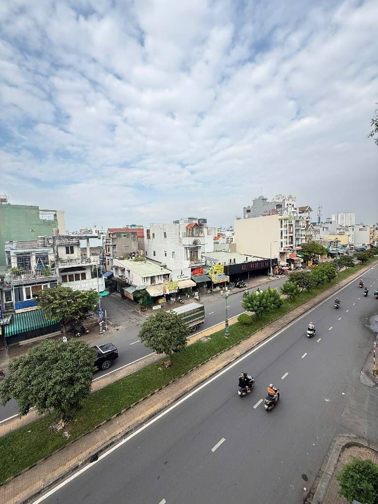 MẶT TIỀN KINH DOANH ĐỈNH - 4 TẦNG - 252M2 - 12.6M20M -.ĐANG KINH DOANH KARAOKE - DÒNG TIỀN KHỦNG