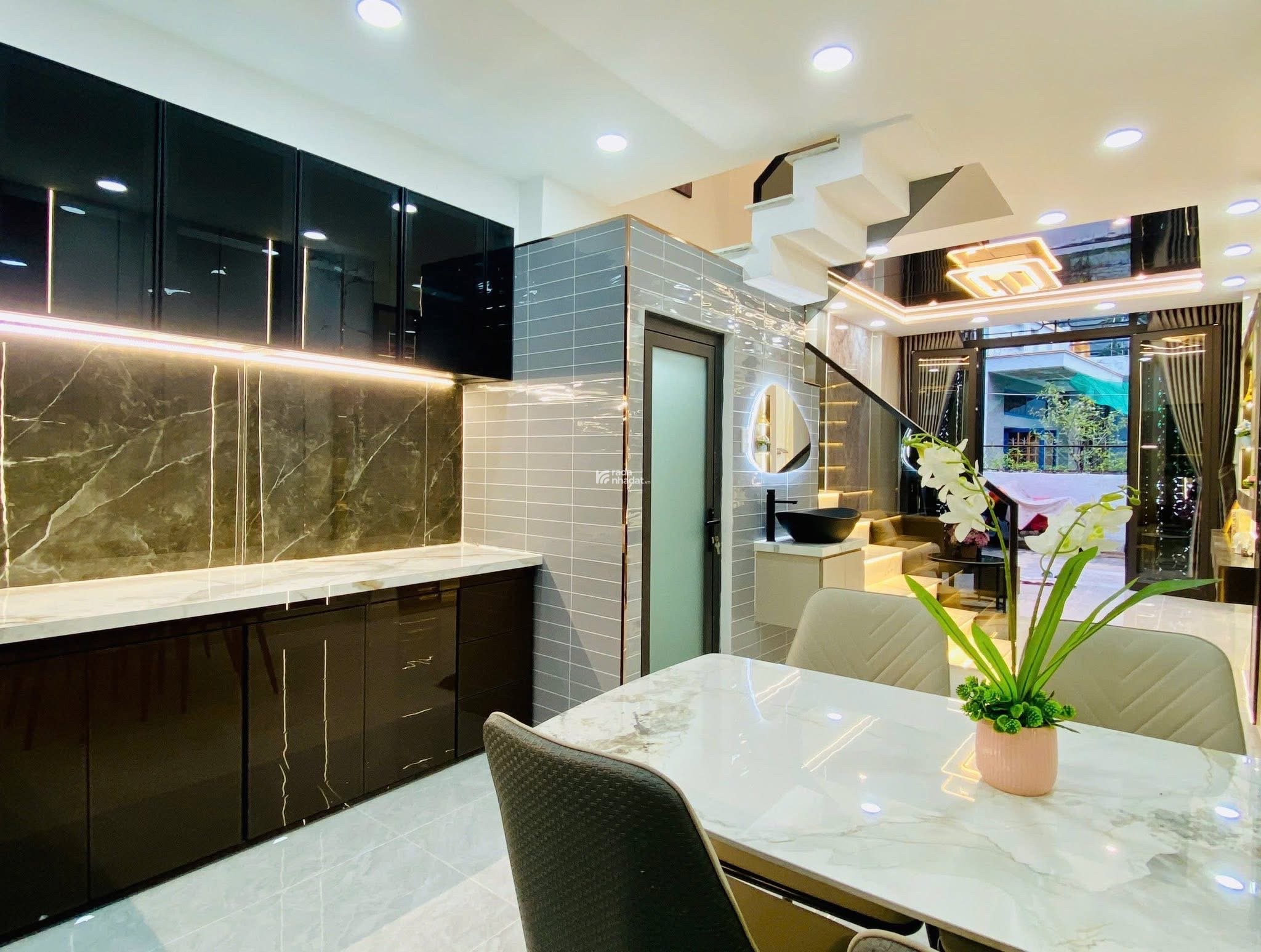 NHÀ ĐẸP 3 TẦNG – TRUNG TÂM GÒ VẤP – HẺM XE HƠI – CHỈ 5.75 TỶ TL