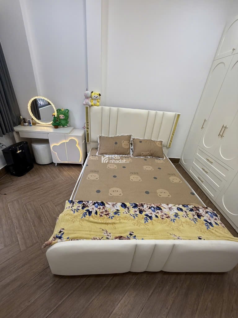 Bán nhà Nguyễn Hồng Đào. Vị trí đắc địa khu VIP Bàu Cát. Nhà nở hậu. Hẻm xe tải thông