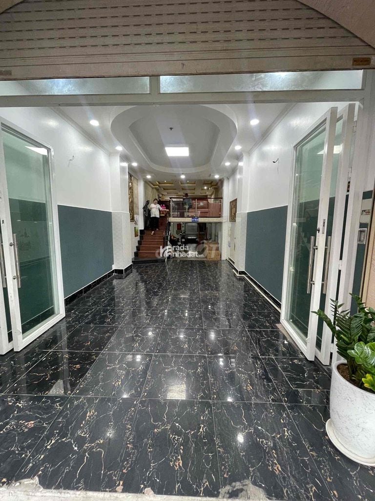 Cần cho thuê 192 Lê Thánh Tôn, Bến Thành, Q1 