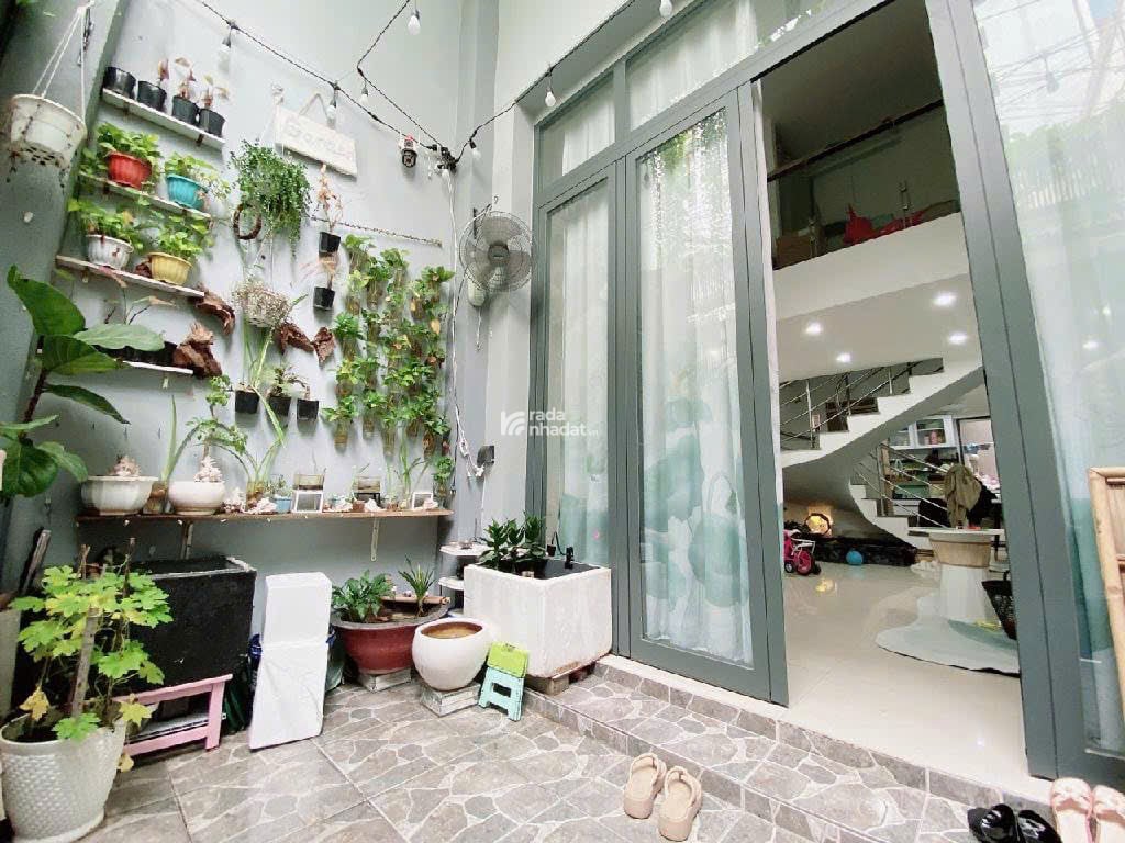 NHÀ MỚI ĐẸP NGAY VẠN HẠNH MALL Q10 - 50M 3 TẦNG - GIÁ 8.3 TỶ TL. LH: 0908728638 (zalo 0969956925)
