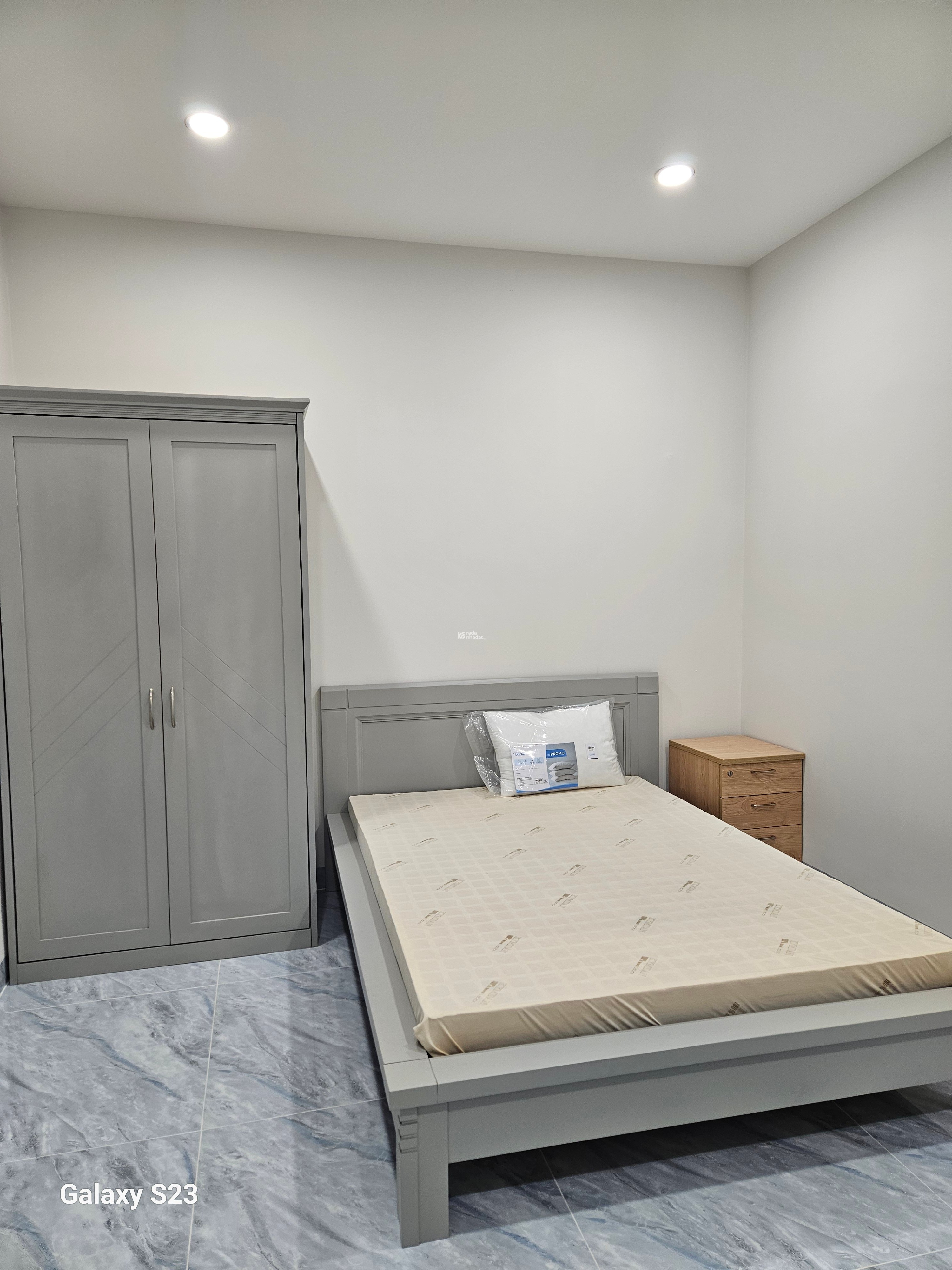 Phòng DV Vip . Gần ngay RMIT. View đẹp