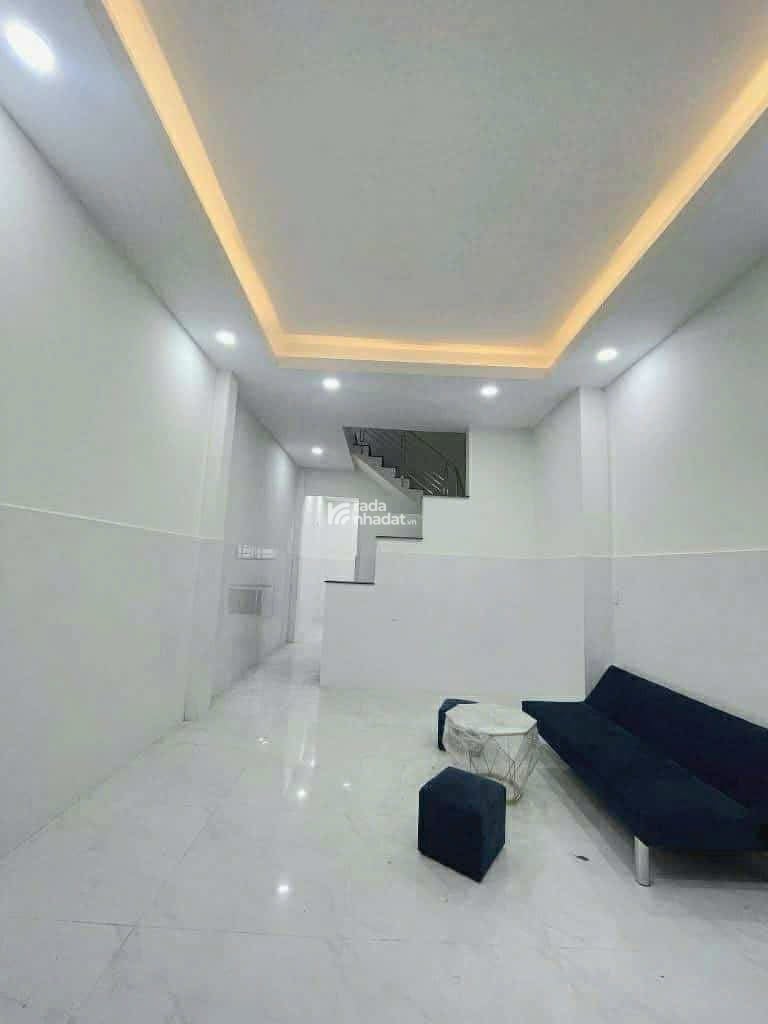Kẹt vốn bán gấp nhà 3 tỷ 150 triệu, DT 40.7m2 đường Lê Hồng Phong, phường 2, Quận 5