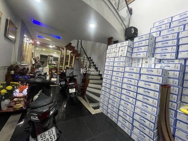 ÔTÔ NGỦ TRONG NHÀ 4 TẦNG ĐÚC BTCT - KẾ MẶT TIỀN - GẦN VƯỜN LÀI, PHÚ THỌ HOÀ - SÁT QUẬN TÂN BÌNH