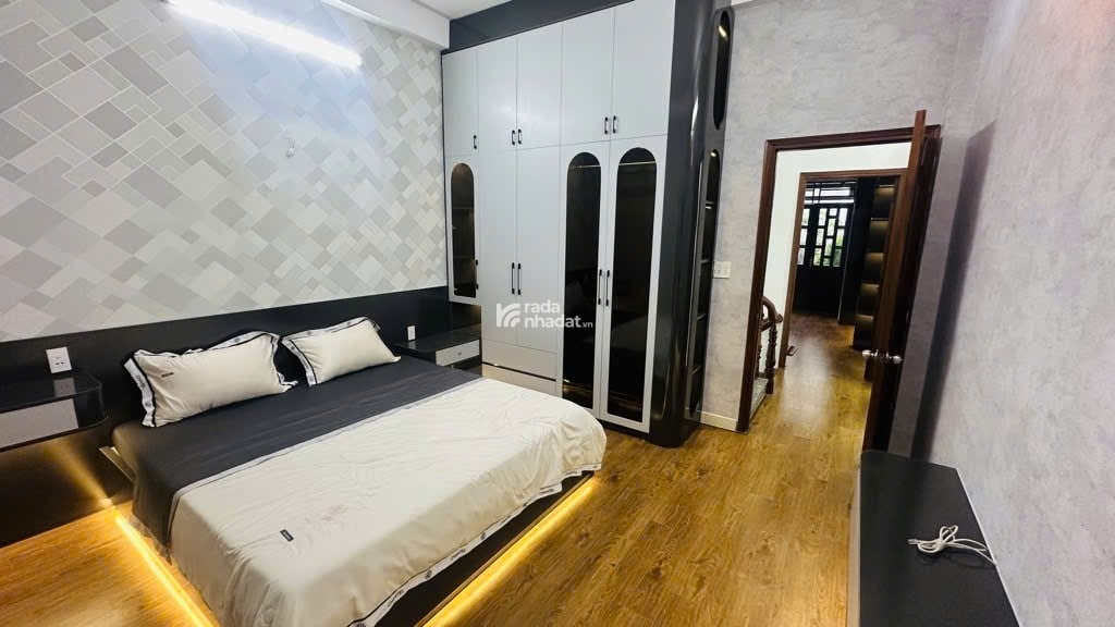 BÁN NHÀ LÂM THỊ HỐ Q12 - DIỆN TÍCH 51m - NHÀ MỚI 3 TẦNG 4PN HẺM ÔTÔ - CHỦ XÂY KIÊN CỐ - CHỈ 5.45 TỶ