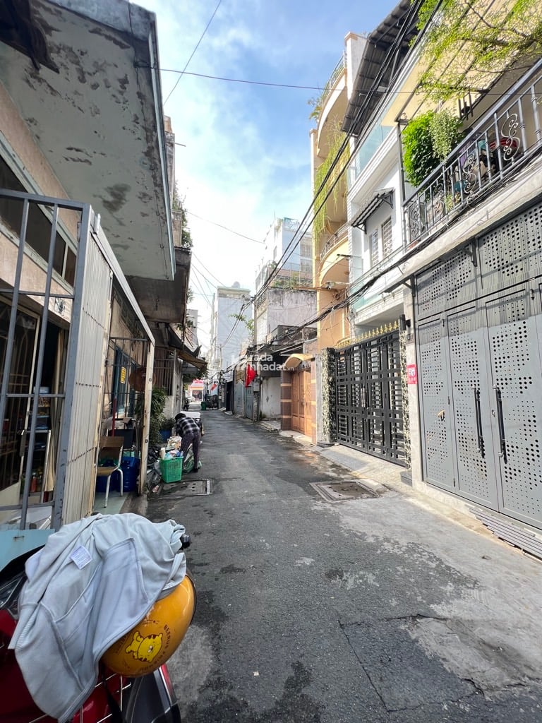 HẺM Ô TÔ NGỦ TRONG NHÀ - CHÍNH CHỦ MỘT ĐỜI- HIẾM KHU VỰC .