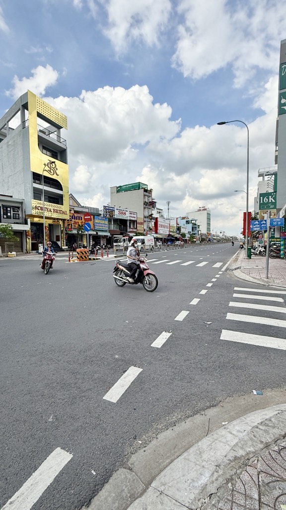   Đường  Kênh Nước Đen  Phường BHHòa   Q. Tân Phú ,  