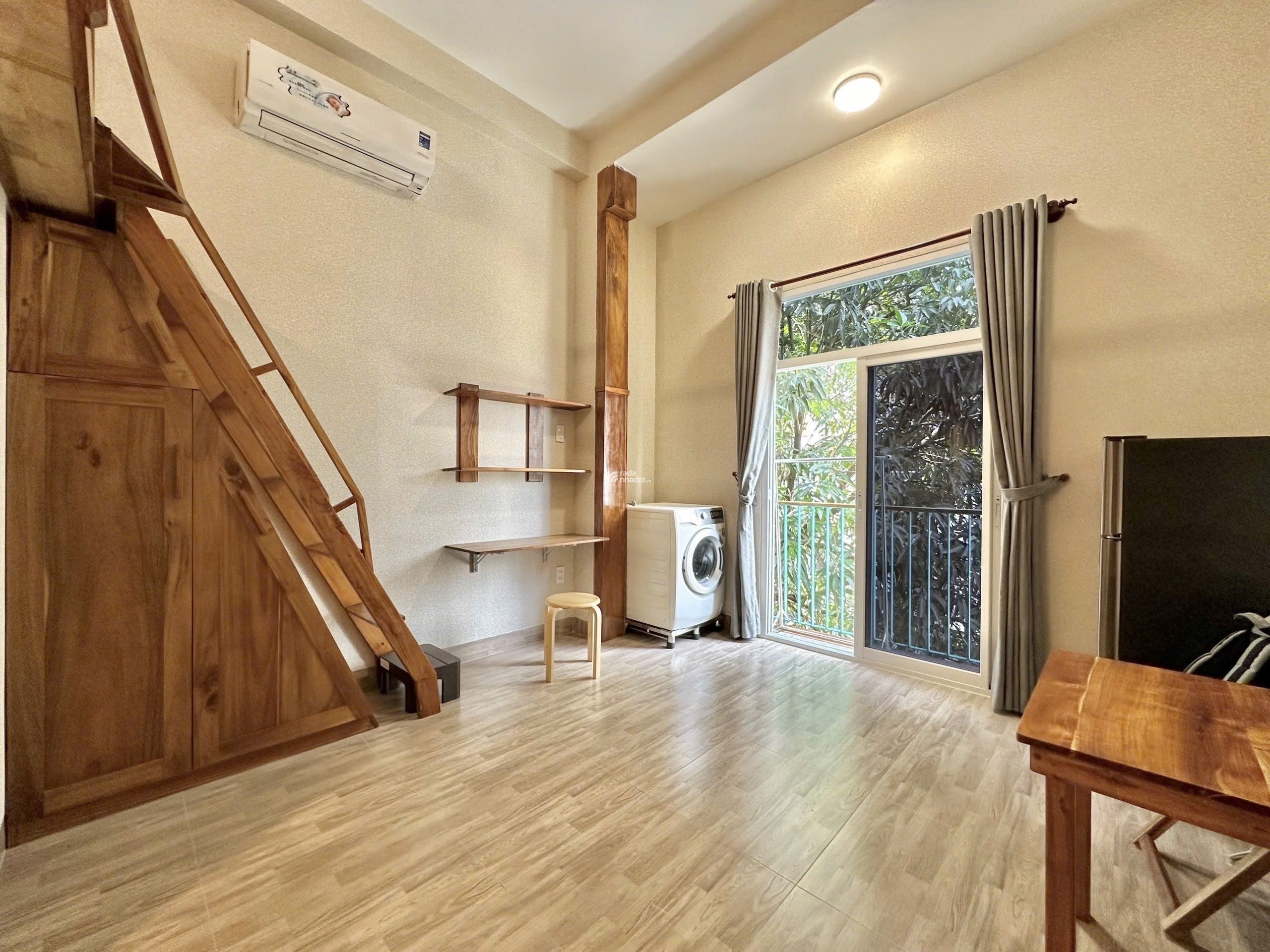Căn Hộ Duplex Ban Công Gần Ga Sài Gòn Quận 3