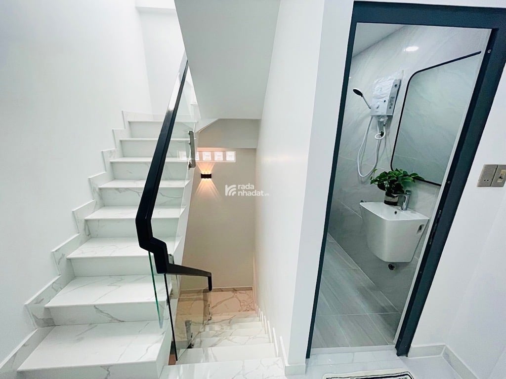 Cách 1 Căn Ra Mặt Tiền Trịnh Đình Trọng Thông Âu Cơ Q11 - 44M2 - N4x11 - 5 Tầng - 5PN - Hẻm sau