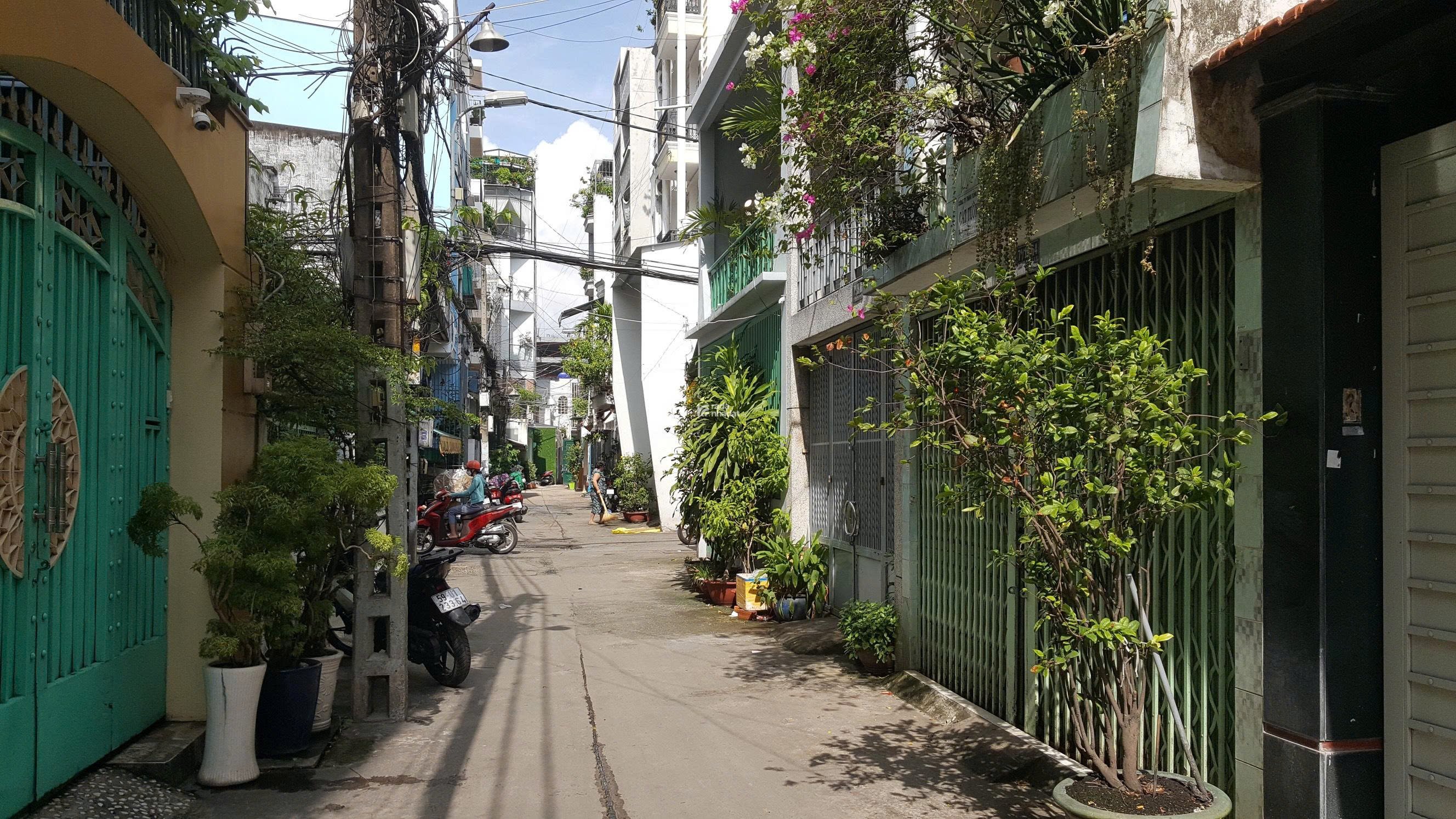 Bán gấp nhà Thành Thái Q10,3.5x16m, 2 tầng, chủ sắp đi nước ngoài, giá chỉ 10 tỷ!