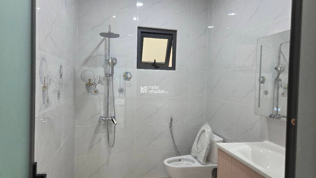 NHÀ 4 TẦNG  MỚI XÂY 100% CHỜ HOÀN CÔNG- HẺM XE TẢI- TẶNG NỘI THẤT CAO CẤP