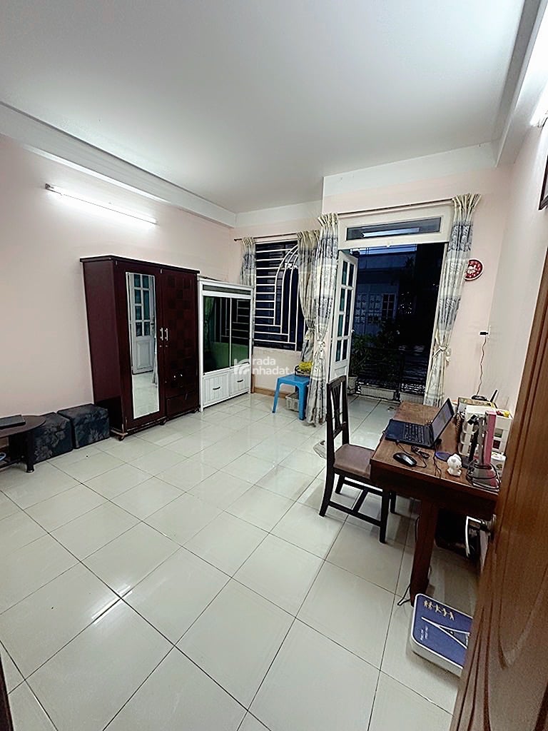 Bán nhà gần đại học công thương đường nguyễn hữu tiến tây thạnh