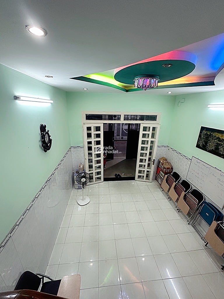 Bán nhà gần đại học công thương đường nguyễn hữu tiến tây thạnh