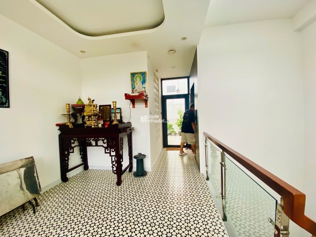 Nhà đẹp 5x17 , 4 tầng thang máy HXH Khu K300 vip
